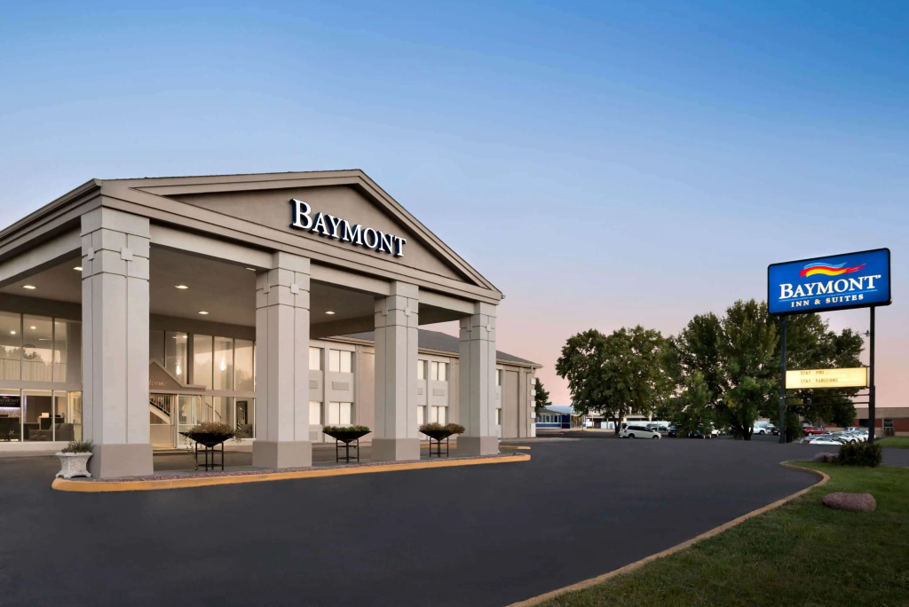 photo 1 of Baymont by Wyndham Des Moines North