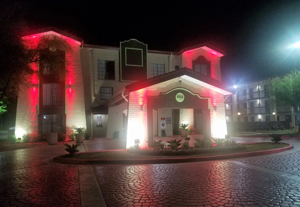 photo 1 of Red Roof Inn & Suites Houston - Hobby Airport