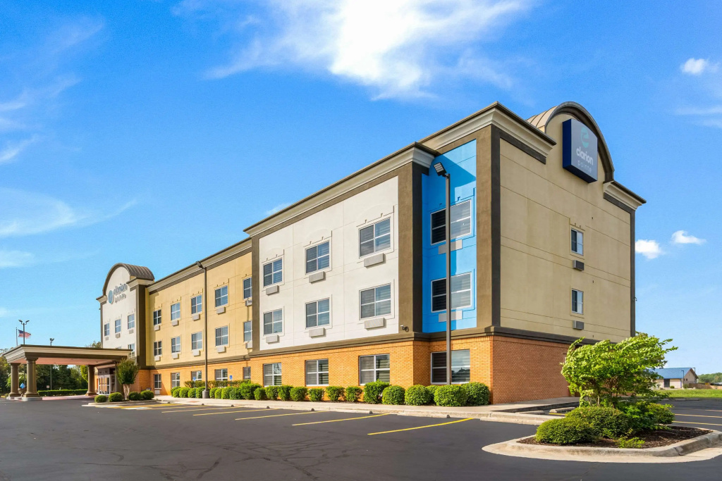 photo 1 of Clarion Pointe Madison Huntsville