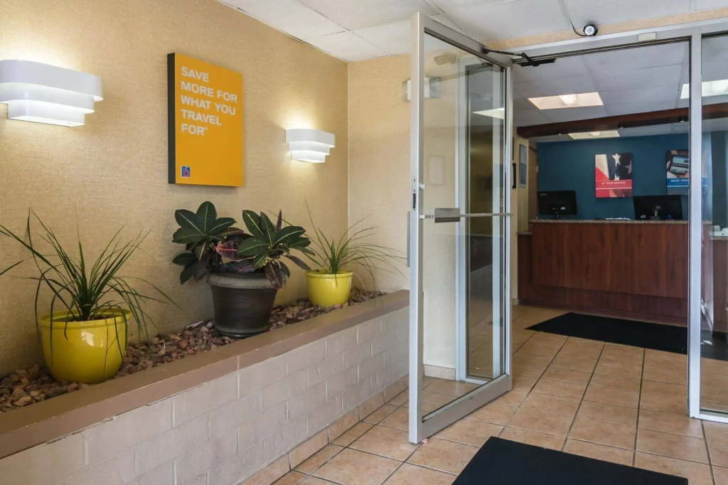 photo 1 of Motel 6 Madison, WI - East