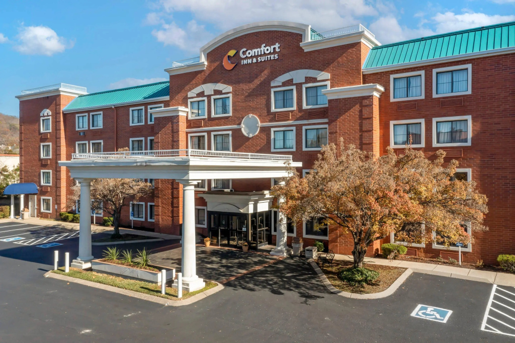 photo 1 of Comfort Inn & Suites Brentwood - Nashville