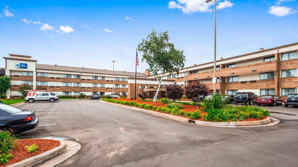 photo 1 of Best Western Warren Hotel