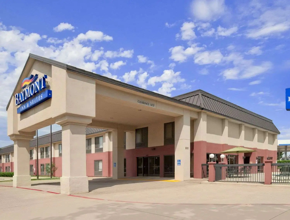photo 1 of Baymont by Wyndham Lewisville