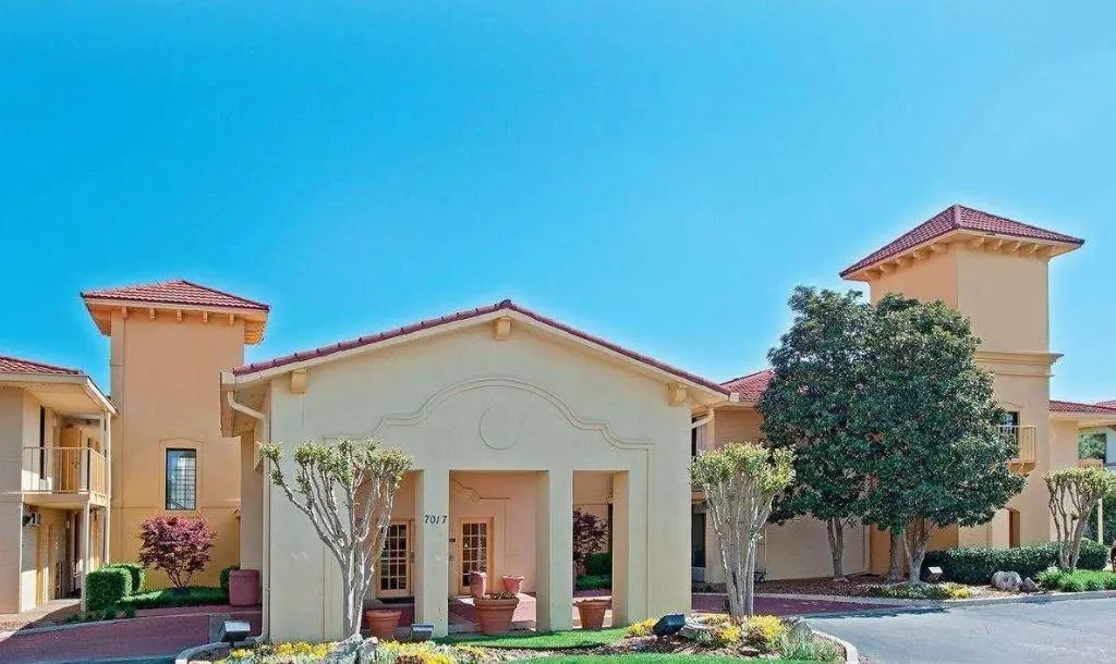 photo 1 of BAYMONT INN &amp; SUITES BY WYNDHAM CHATTANOOGA