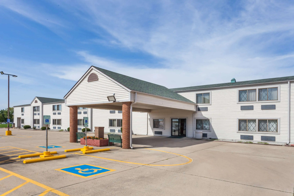 photo 1 of FairBridge Inn Express Decatur Forsyth