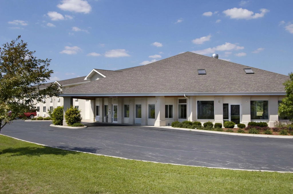 photo 1 of Baymont by Wyndham Dowagiac