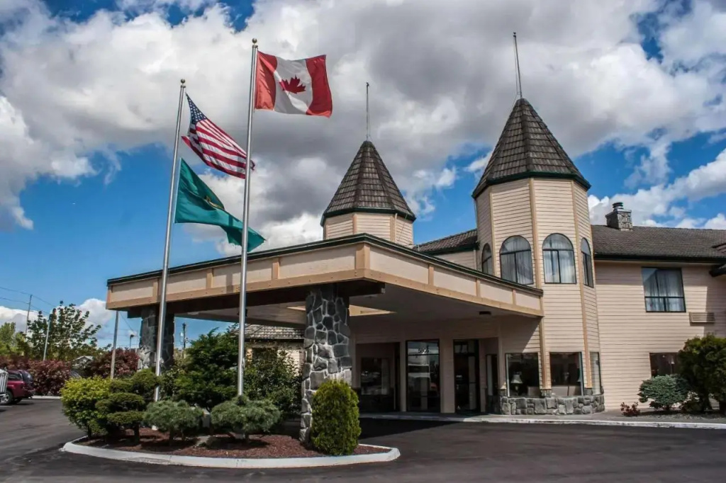 photo 1 of Baymont Inn And Suites Fife/ta