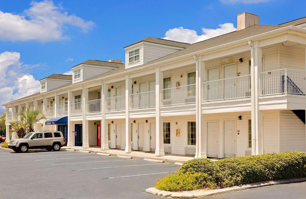 photo 1 of Motel 6 Georgetown, SC - Marina