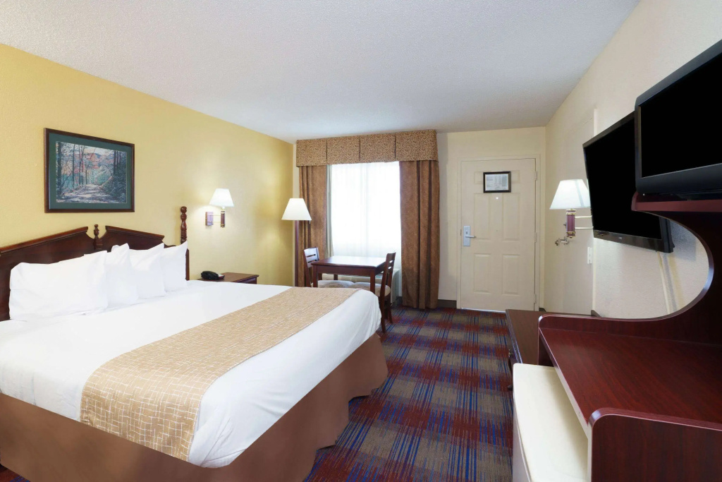 photo 1 of Travelodge by Wyndham Montgomery East