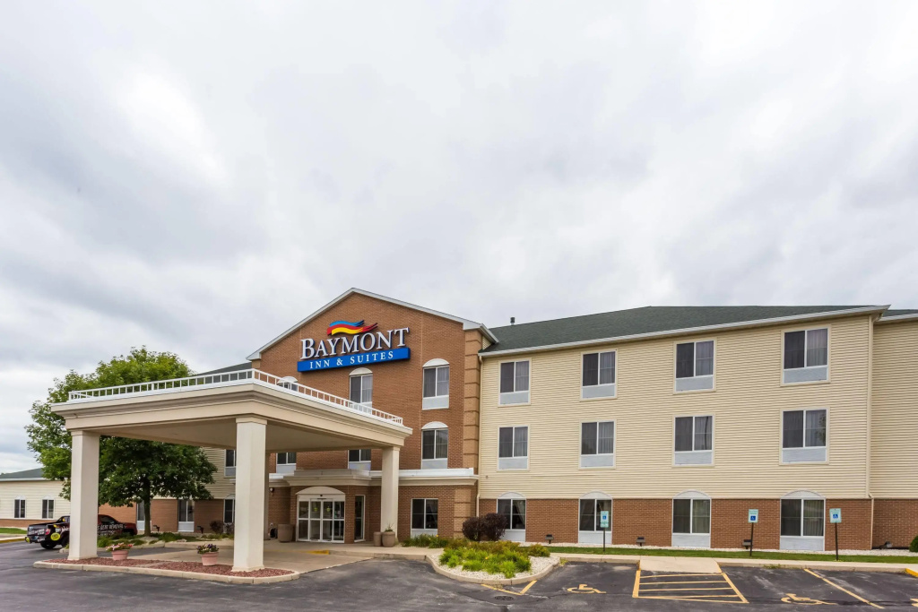 photo 1 of Baymont by Wyndham Waterford/Burlington WI