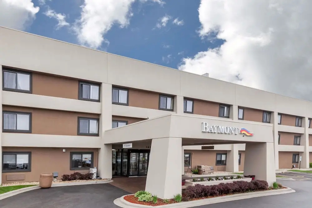 photo 1 of Baymont Inn And Suites Glenview