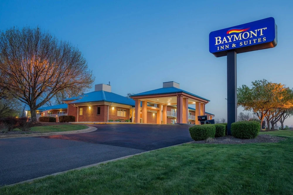 photo 1 of Baymont Inn & Suites Warrenton
