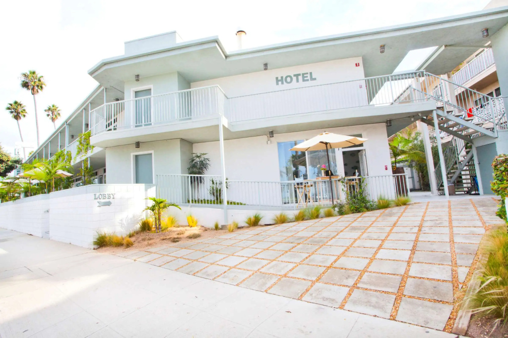 photo 1 of Bayside Hotel