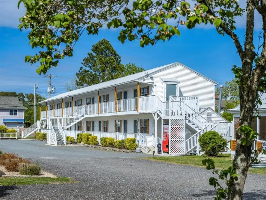 photo 1 of Beach Bum West-O Motel