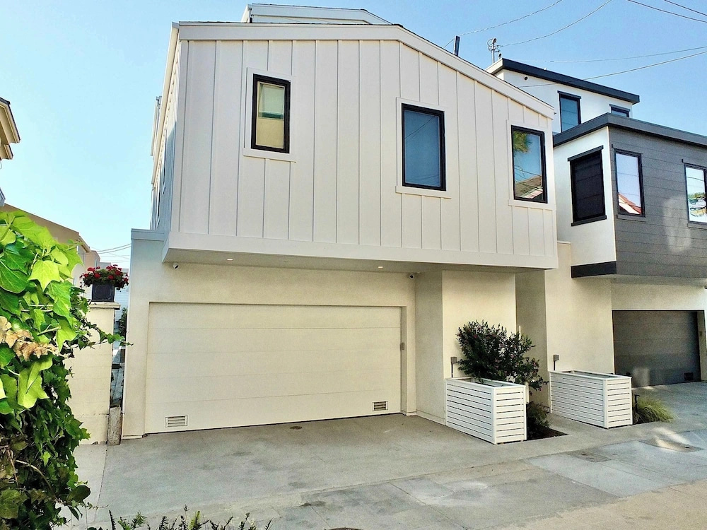 photo 1 of Beach Paradise Stunning 3-story in Long Beach!