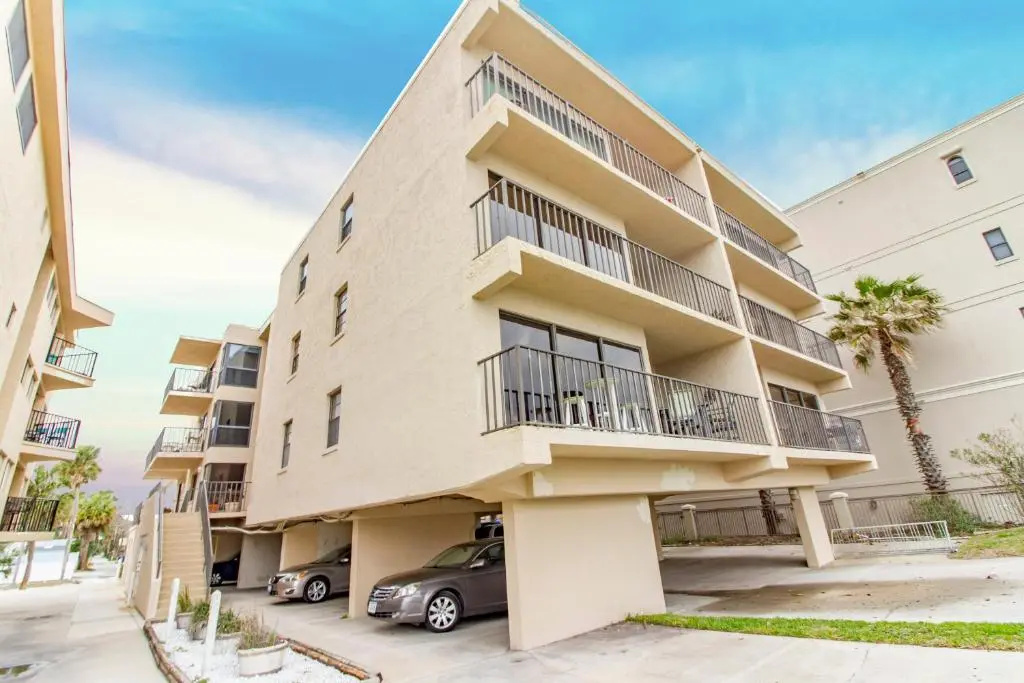 photo 1 of Beachcomber 301, 2 Bedrooms, Near Mayo Clinic, Sleeps 4, Pool