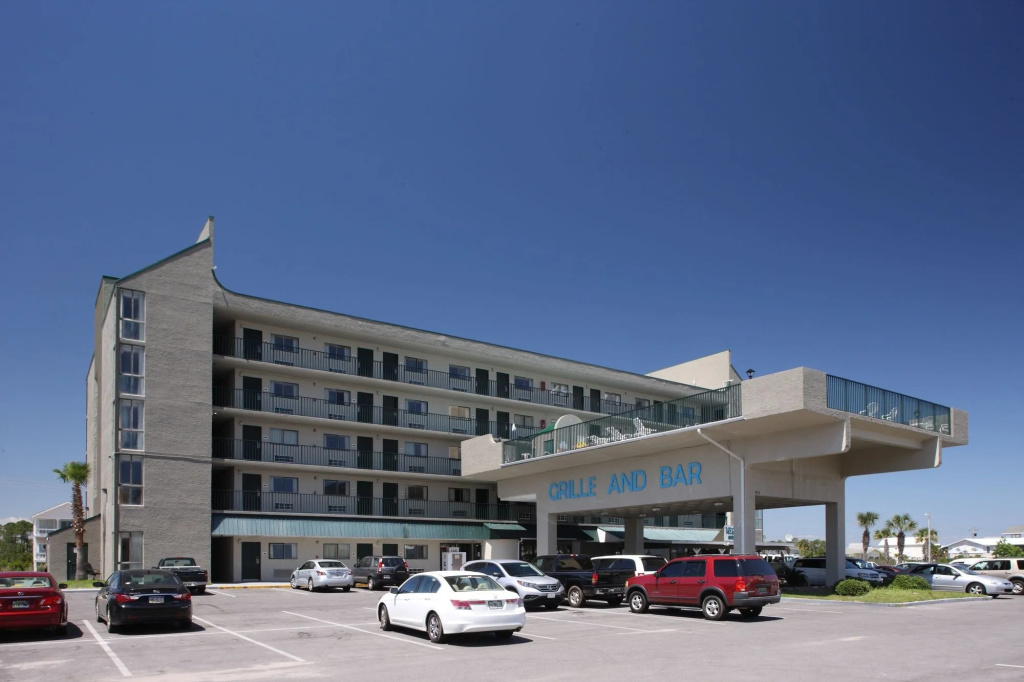 photo 1 of Beachside Resort Hotel