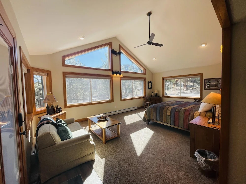 photo 1 of Bear-a-dise E.v. Reg #3432 4 Bedrooms 3.5 Bathrooms Cabin