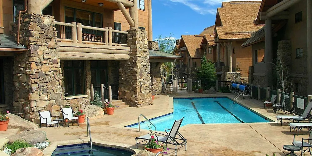 photo 1 of Bearpaw D1 4 Bedroom Condo by Redawning