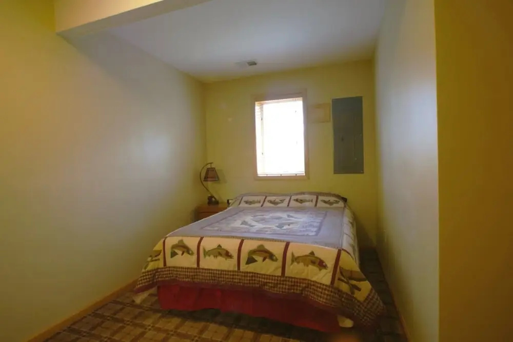 photo 1 of Bear`s Den