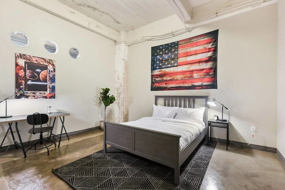 photo 1 of Beautiful 3bd Unit in Perfect Downtown Location