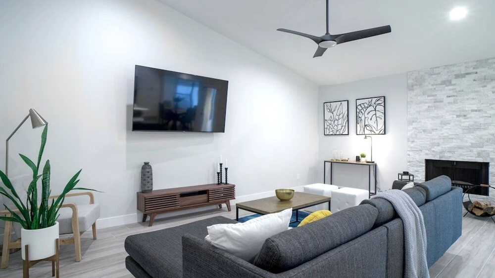 photo 1 of Beautiful 5-bdrm Vacation Home W/heated Pool !
