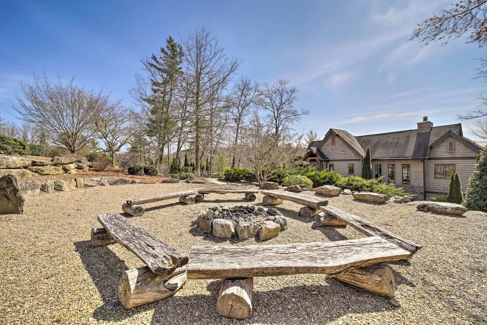 photo 1 of Beautiful Lake Glenville Townhome w/ Mountain View