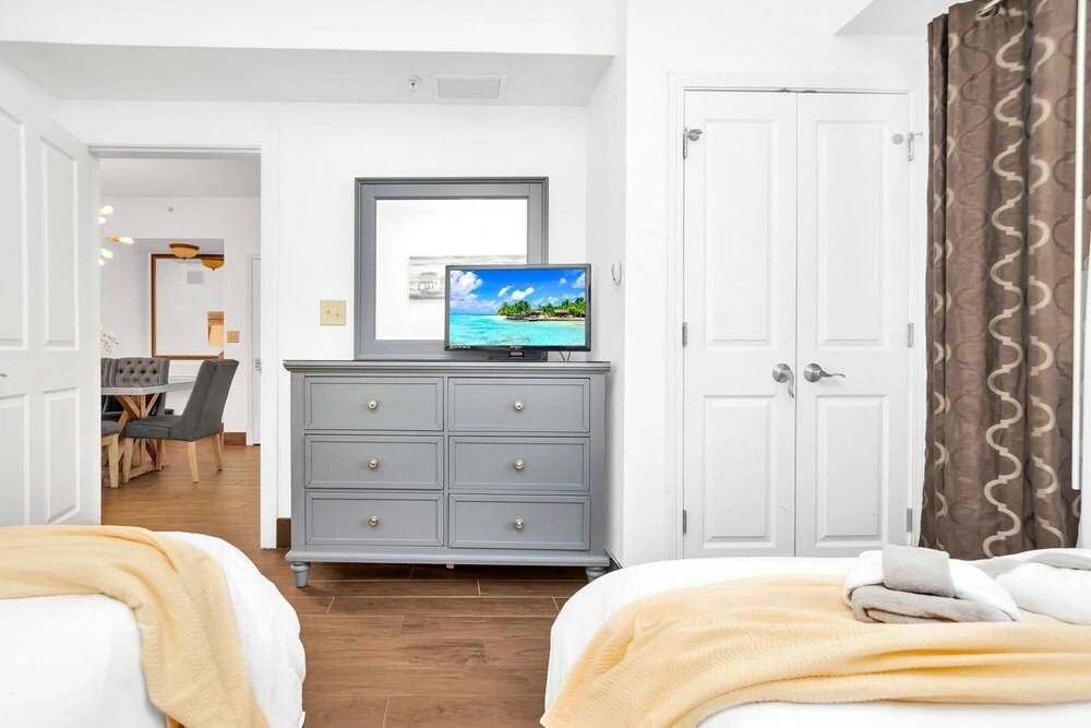 photo 1 of Beautiful Upgraded 2 BR Condo In Tourist District