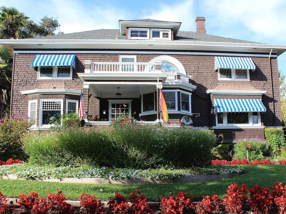 photo 1 of Beazley House