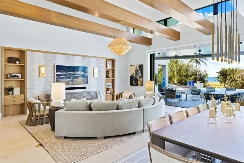 photo 1 of Bella Luna