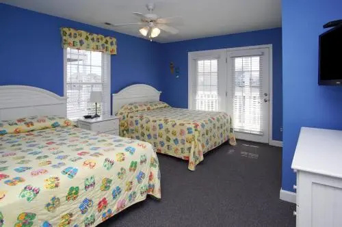 photo 1 of Bermuda Breeze 15B by RedAwning