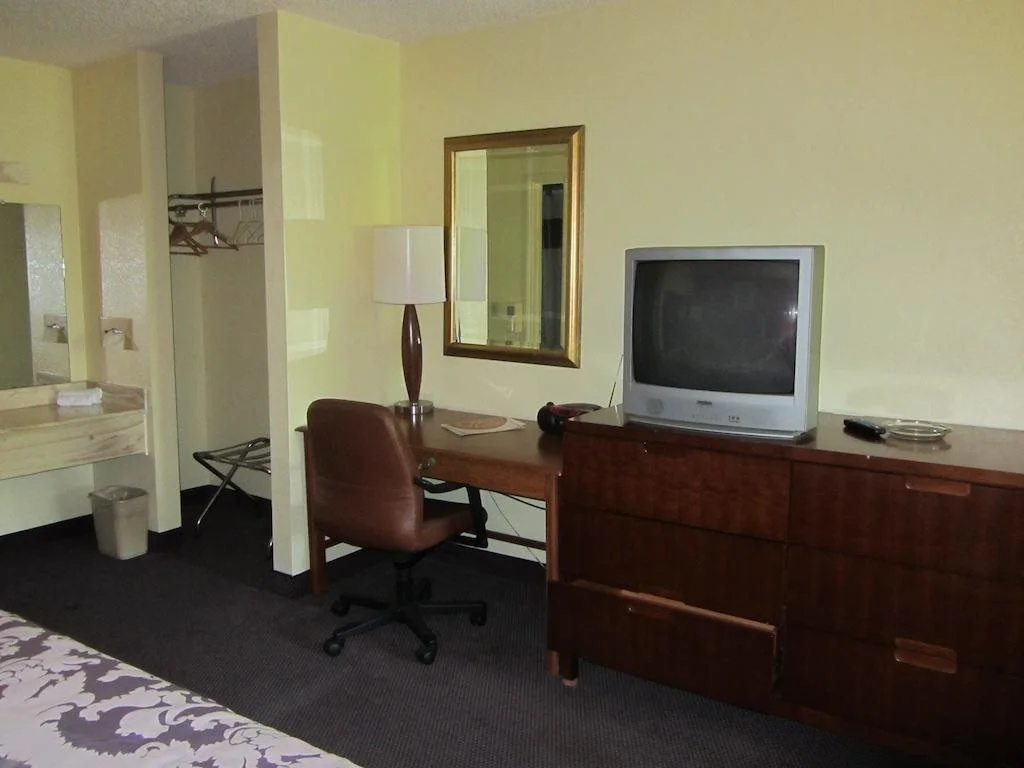 photo 1 of Best Classic Inn & Suites Houston I 45 near IAH