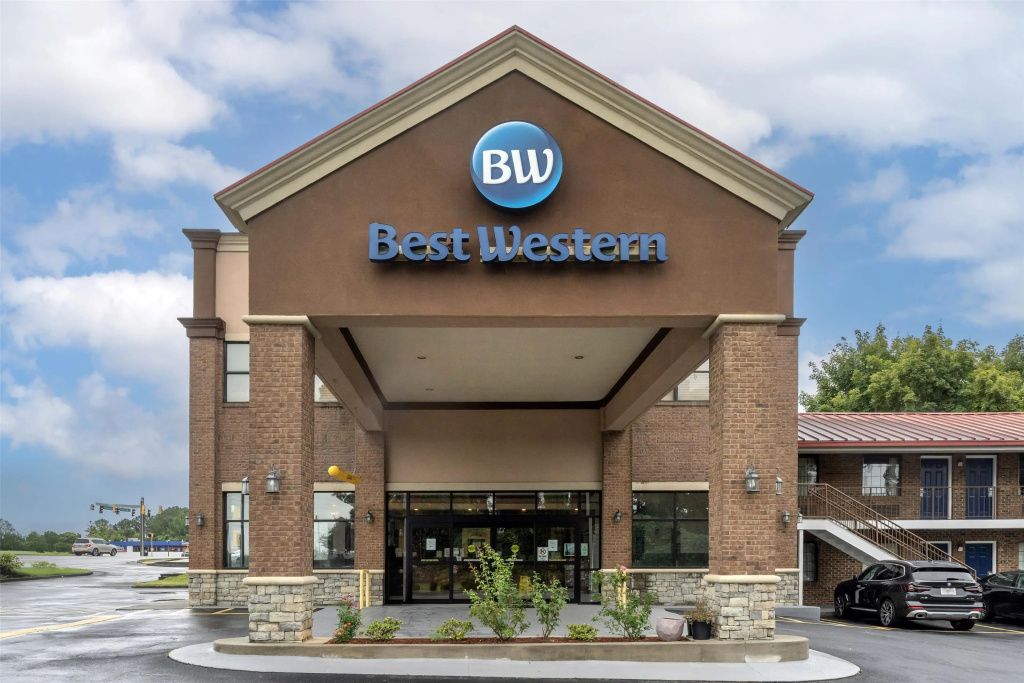 photo 1 of Best Western Acworth Inn