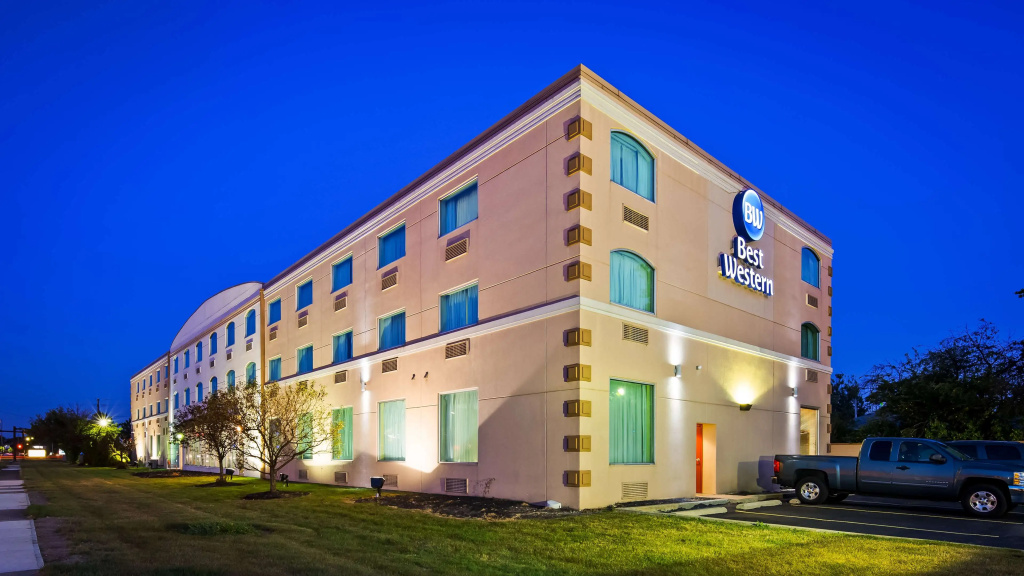 photo 1 of Best Western Airport Inn & Suites Cleveland