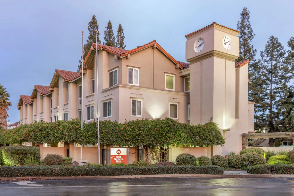 photo 1 of Best Western Plus Airport Plaza