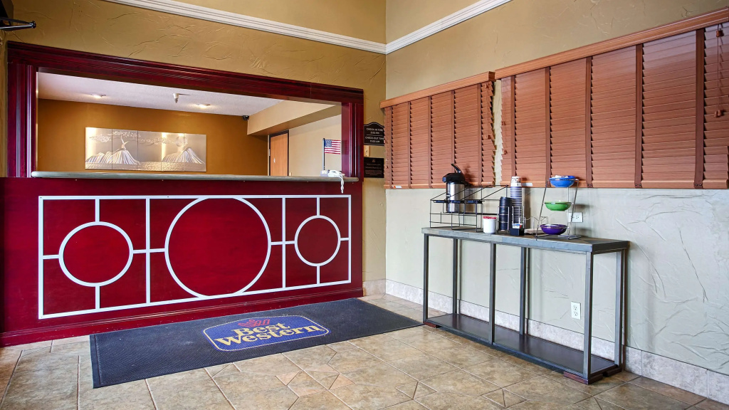 photo 1 of Best Western Alexandria Inn