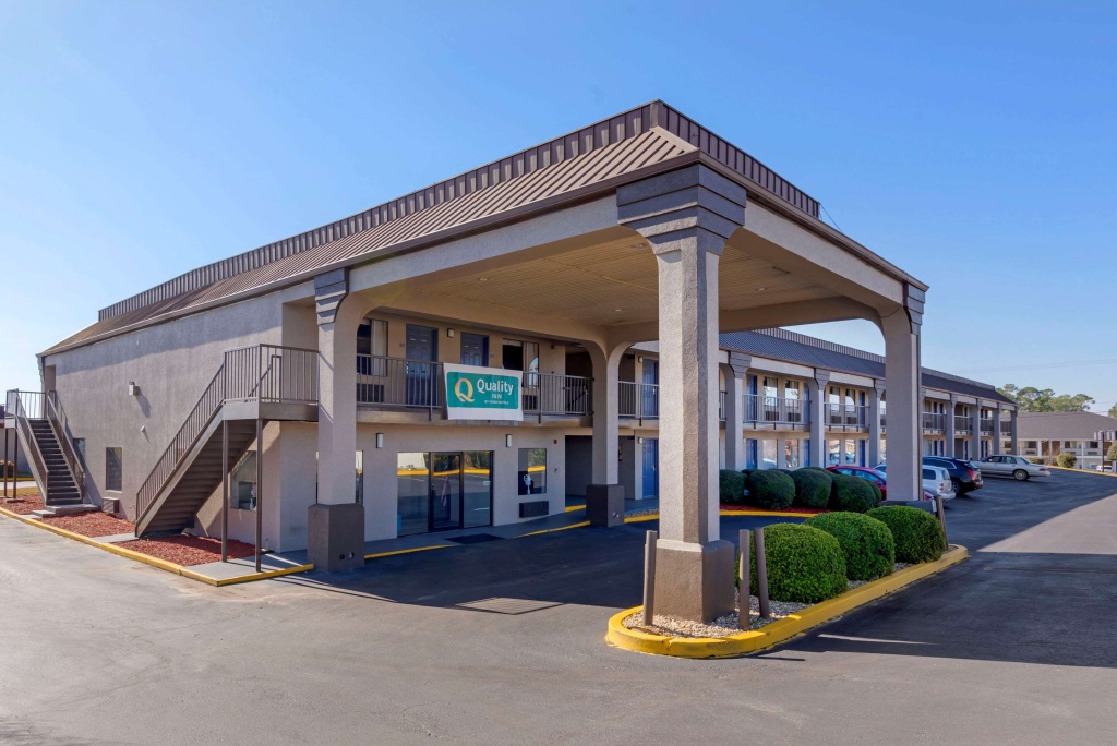 photo 1 of Quality Inn Ashburn