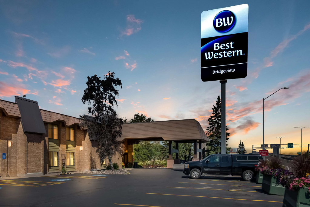 photo 1 of Best Western Bridgeview Hotel