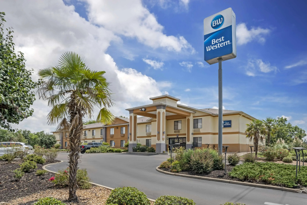 photo 1 of Best Western Canton Inn