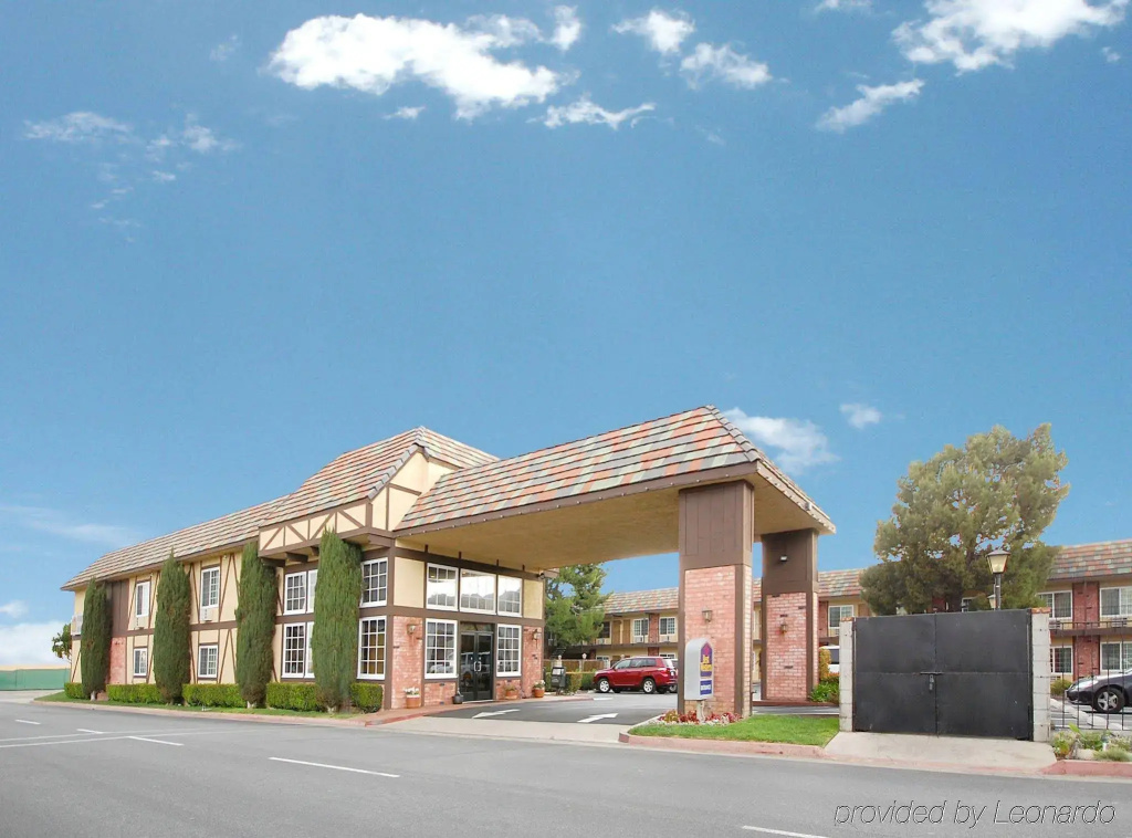 photo 1 of Studio 6 Corona, CA - West