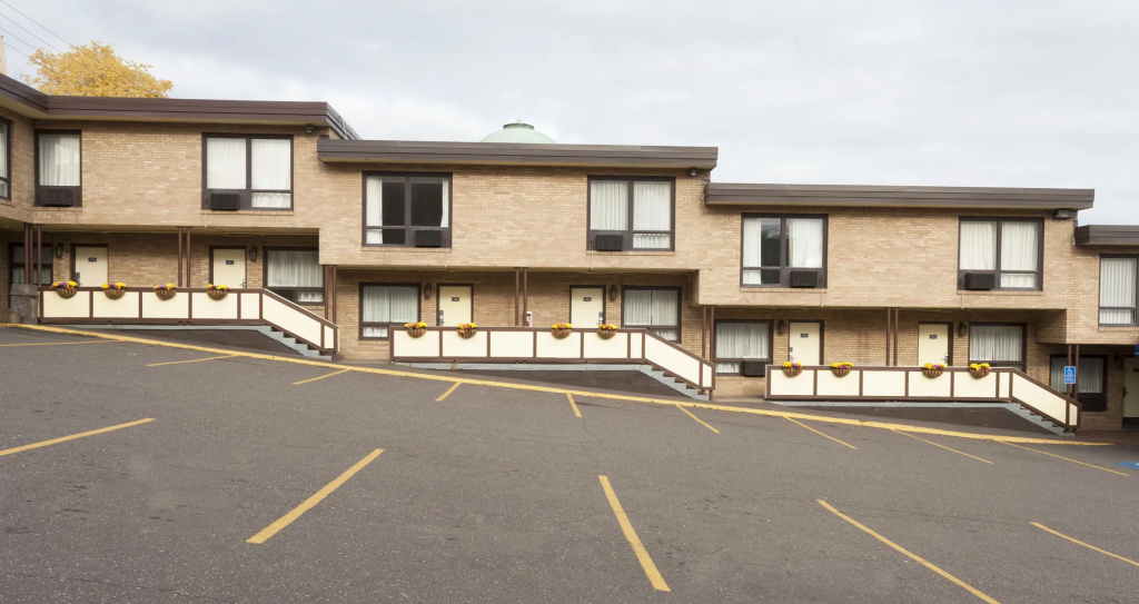 photo 1 of The Downtown Duluth Inn