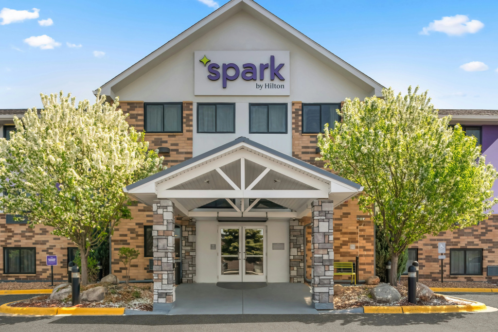 photo 1 of Spark by Hilton Eden Prairie