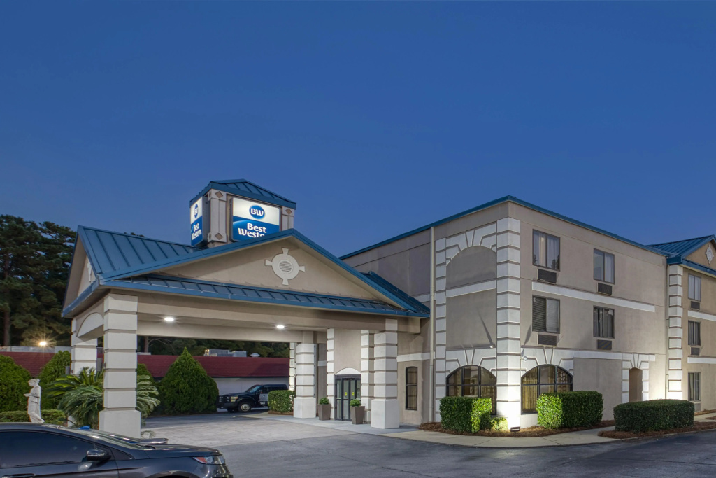 photo 1 of Best Western Executive Inn & Suites