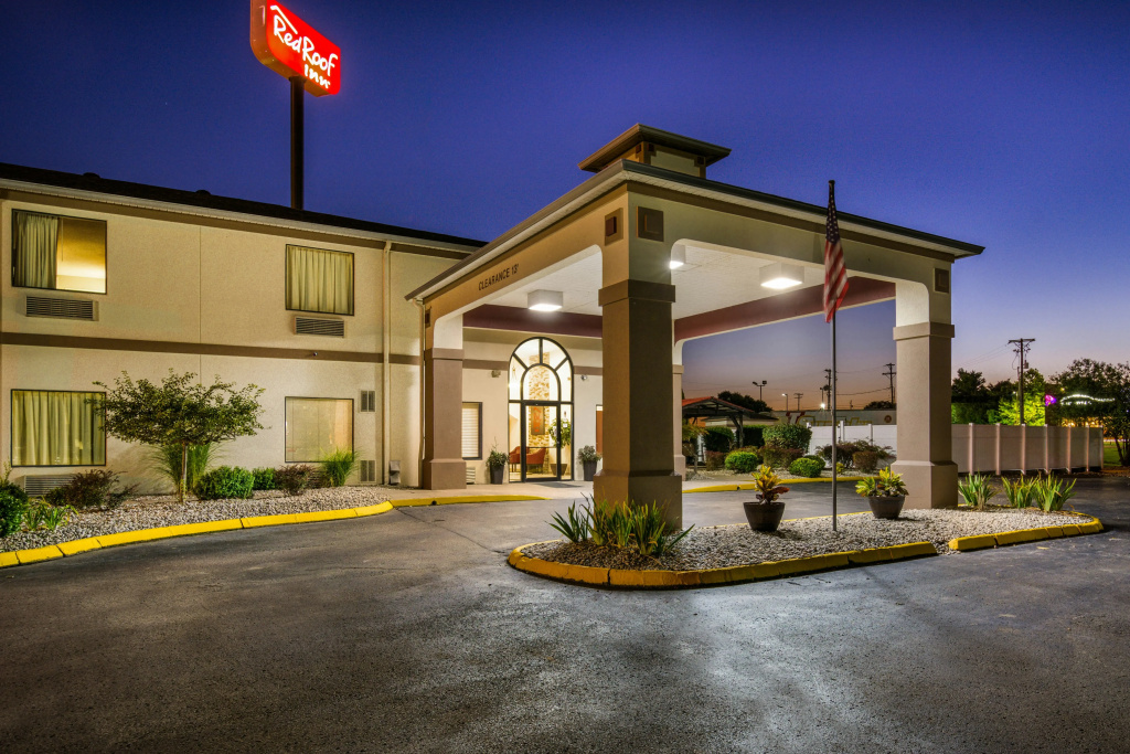 photo 1 of Red Roof Inn Carrollton