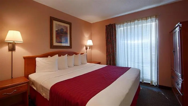 photo 1 of The Parkwood Inn & Suites