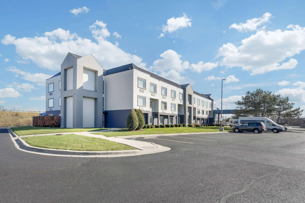 photo 1 of Best Western Glenview -Chicagoland Inn and Suites