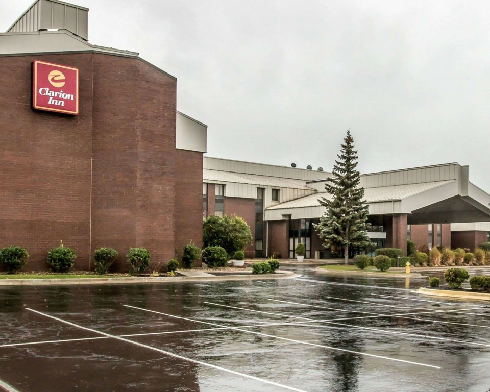 photo 1 of Clarion Inn I-94 near Expo Center
