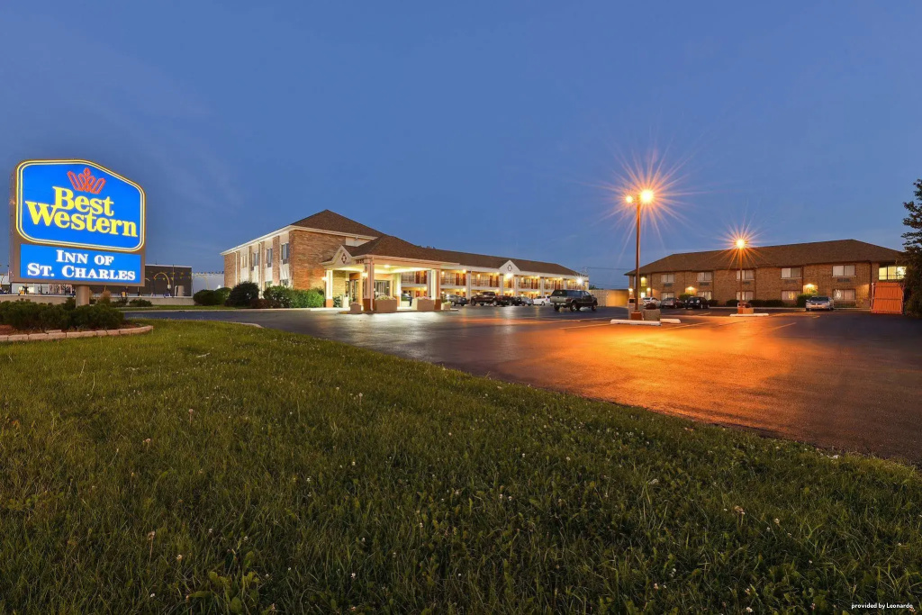 photo 1 of Days Inn by Wyndham St. Charles IL