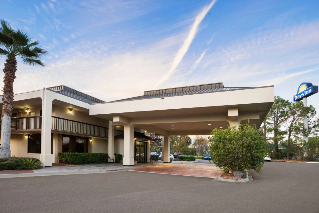 photo 1 of Days Inn by Wyndham Jacksonville Airport