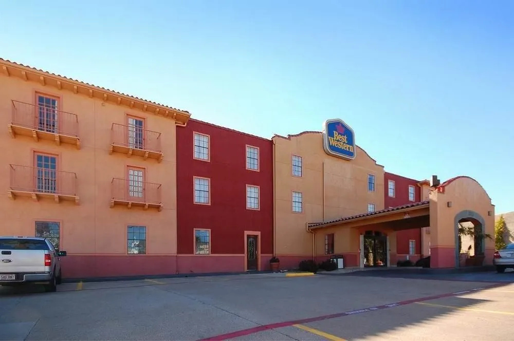 photo 1 of Motel 6 Dallas, Tx - Downtown